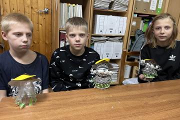 Мастер-класс «Гриб из пластиковых стаканчиков»
